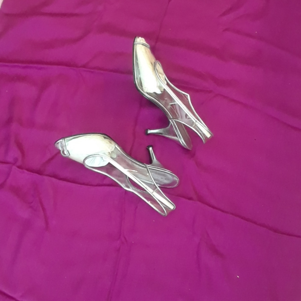 Heels - Picture 2 of 4